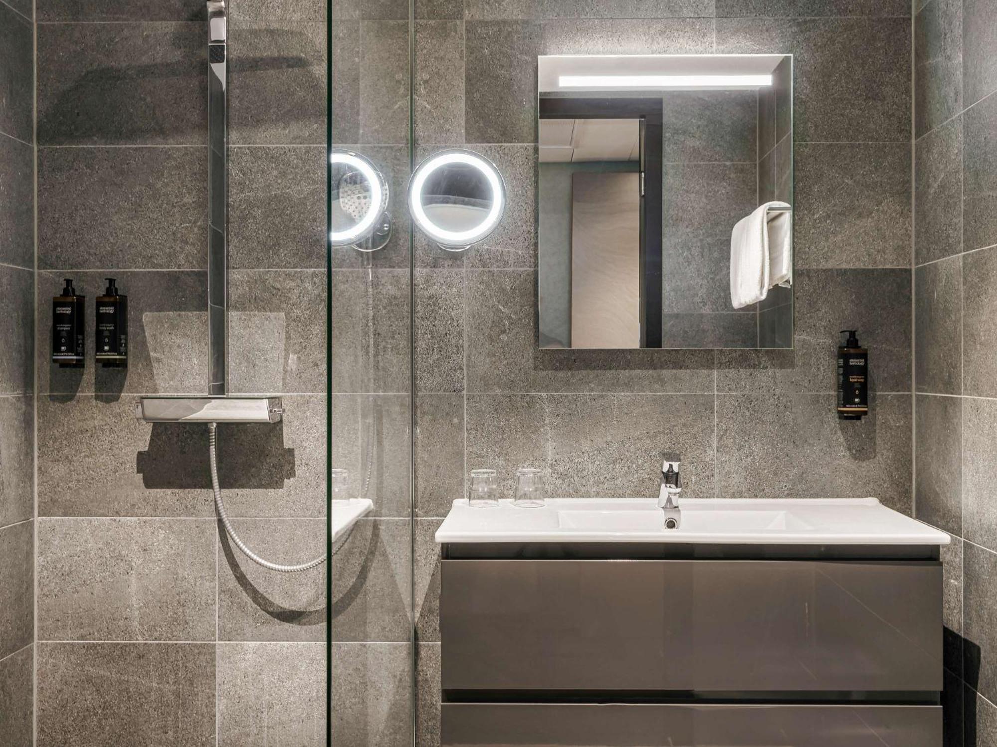 Hotel Mercure Sloterdijk Station 4*