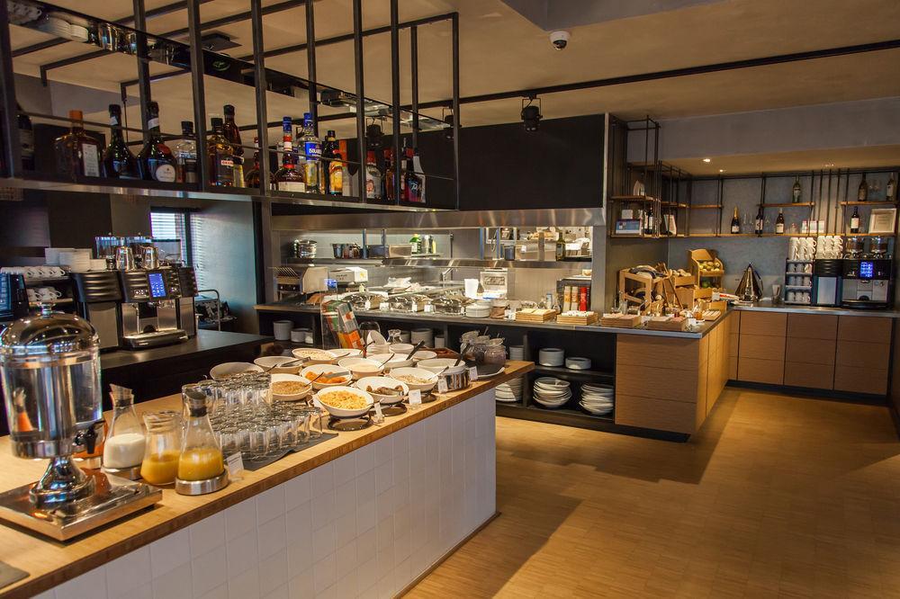 Mercure Sloterdijk Station 4*